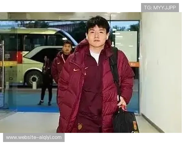 中国球员徐彬正式加盟英超狼队俱乐部 签约三年半